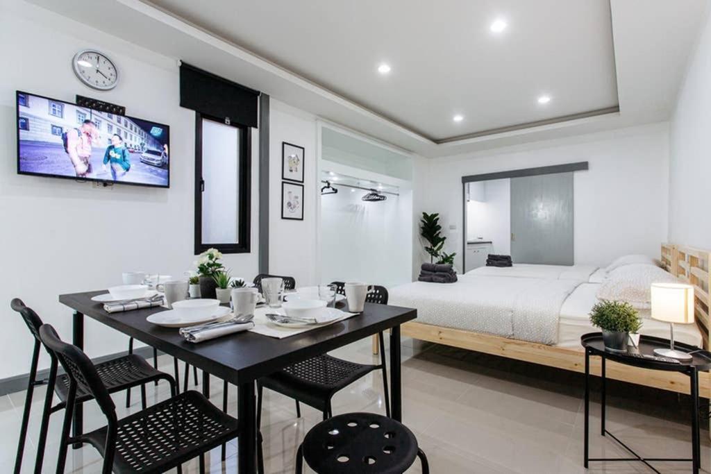 バンコク都P4 Silom Large 2Beds Full Kitchen Wifi 4-6Paxアパートメント エクステリア 写真