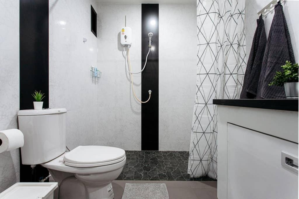バンコク都P4 Silom Large 2Beds Full Kitchen Wifi 4-6Paxアパートメント エクステリア 写真